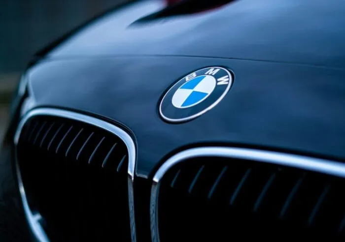 Seberapa Laris Mobil Mercedes-Benz dan BMW di Jerman Saat Ini? Begini Faktanya