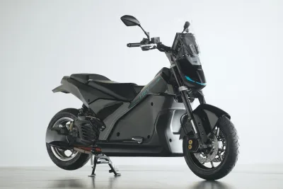 Yamaha Siapkan Skuter Hybrid Dua Motor Listrik dengan Mesin Bensin dan CVT