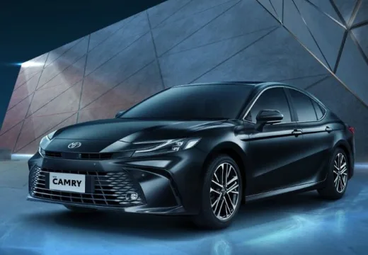Toyota Camry 2.5 V AT Terbaru Meluncur di Indonesia, Harga Mulai Rp 853 Juta