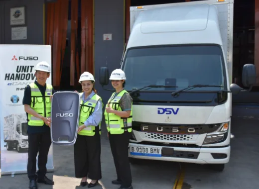 Fuso eCanter Jadi Armada PT DSV Contract Logistics Melalui Sewa, Ini Keuntungannya