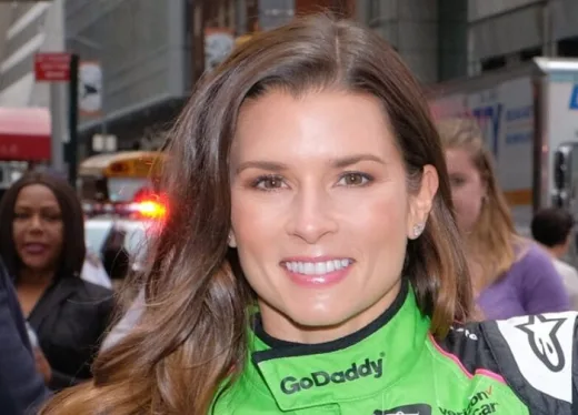 Danica Patrick, Mantan Pembalap dan Atlet Wanita Terkaya ke-6 di Dunia