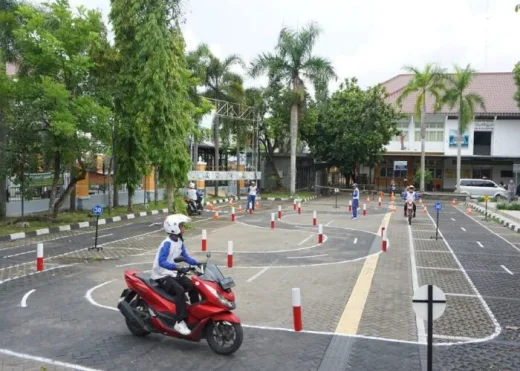Astra Honda Motor Cetak 30 Mahasiswa UIN SUKA Yogyakarta Jadi Agen Safety Riding