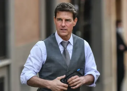 Duh, Gegara Ini Tom Cruise Tak Boleh Beli Mobil Bugatti Lagi