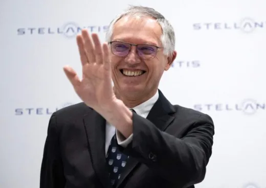 Carlos Tavares Mundur sebagai CEO Stellantis Saat Penjualan Menipis
