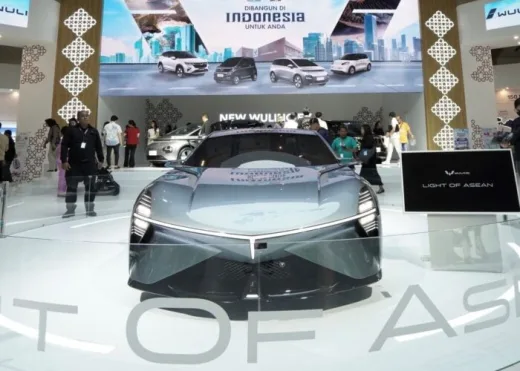 Saat Komunitas Pemilik Mobil Listrik Wuling Terkesima Melihat Konsep Light of ASEAN di IIMS 2025