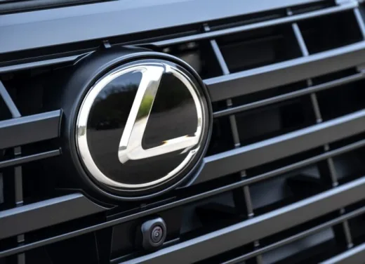 Saat Pasar Mobil Januari - April 2024 Ambyar, Penjualan Lexus di RI Justru Melejit