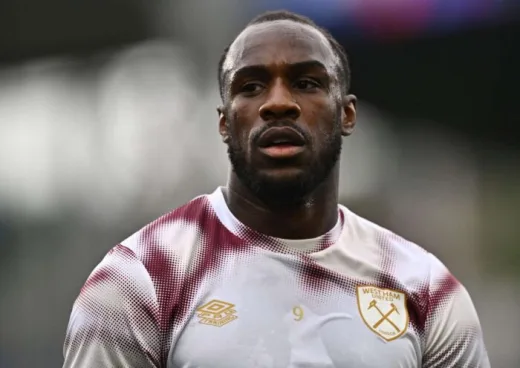 Pacu Ferrari GTC4 Lusso, Penyerang West Ham United Michail Antonio Kecelakaan