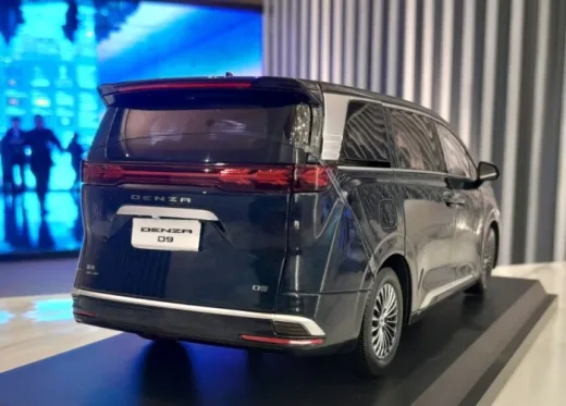 Suguhkan Banyak Mobil dan Motor Baru, Segini Harga Tiket Masuk IIMS 2025