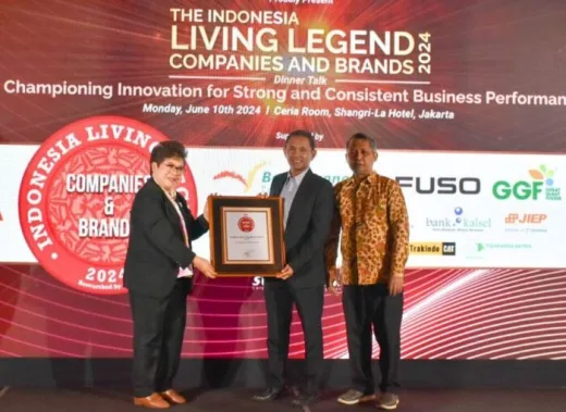 Kiprah 50 Tahun Fuso di RI Berbuah Penghargaan Indonesia Best Living Legend Brands