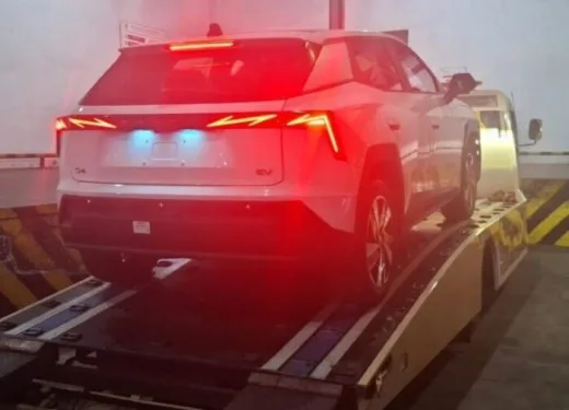 Omoda 04 Kedapatan Tengah Diangkut Truk, Siap Meluncur di GIIAS 2026