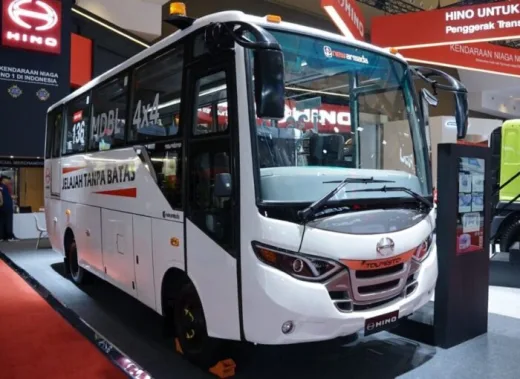 Hino Luncurkan Bus 4x4 Pelahap Medan Berat di GIICOMVEC 2026, Ini Keunggulannya