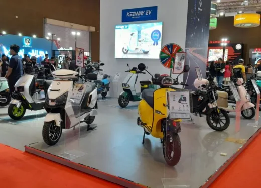 Ini Penyebab Masih Banyak Orang yang Enggan Beli Sepeda Motor Listrik