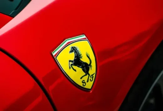 Efek Kabar Hamilton Gabung ke Tim F1 Dahsyat, Harga Saham Ferrari Melesat