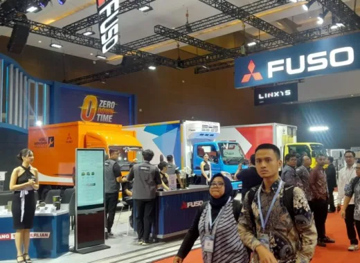 Usung Tema Zero Down Time, Fuso Bawa Kendaraan Andalan ke GIICOMVEC 2026