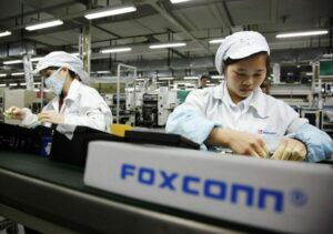 Foxconn Tak Kunjung Bangun Pabrik Baterai Sesuai Janji, Cuma PHP ke RI?