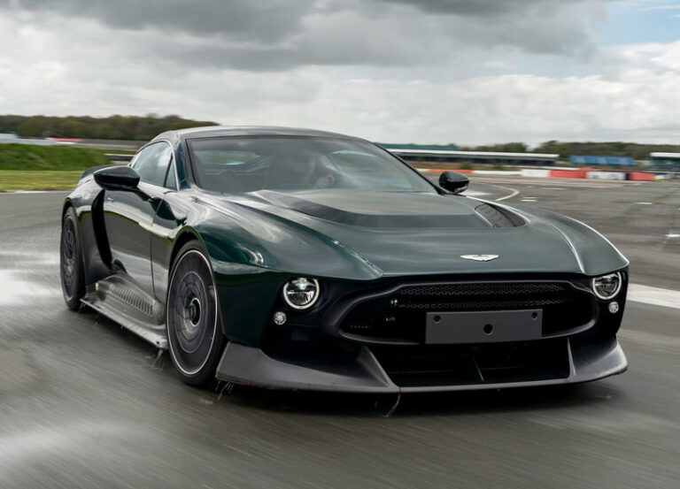 Penjualan dan Pendapatan Merosot Terus, Aston Martin Kembali PHK Karyawan