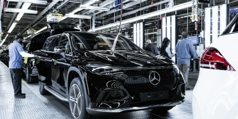 Penjualan Global Mercedes-Benz Kuartal I 2026 Merosot, di Cina Anjlok Parah Gegara Ini