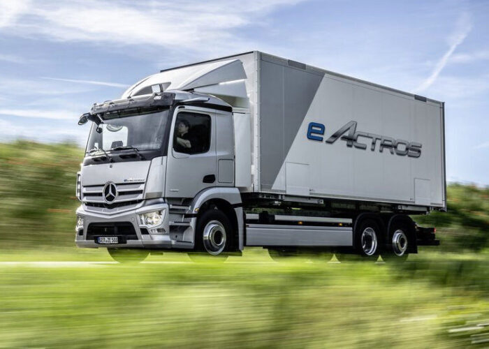 Tiga Kuartal Berturut di 2024, Penjualan Truk Mercedes-Benz di Dunia Anjlok Terus