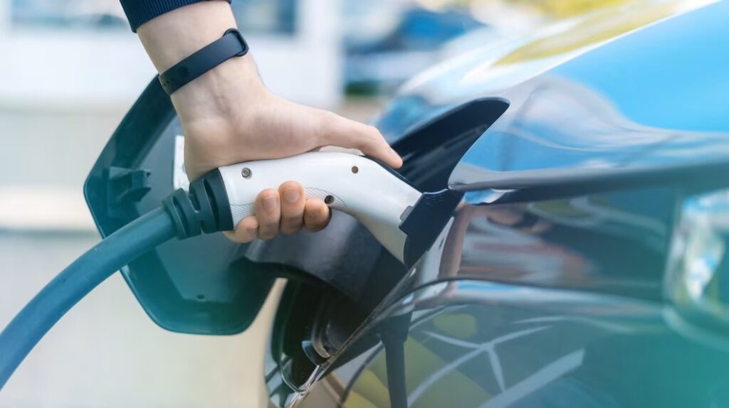 Soal Asuransi Mobil Listrik, Zurich Syariah Berharap OJK Segera Terbitkan Regulasi