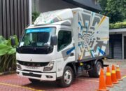 Buktikan Keunggulan, di Jepang Truk Fuso eCanter Kembali Diuji dengan Sistem Tukar Baterai