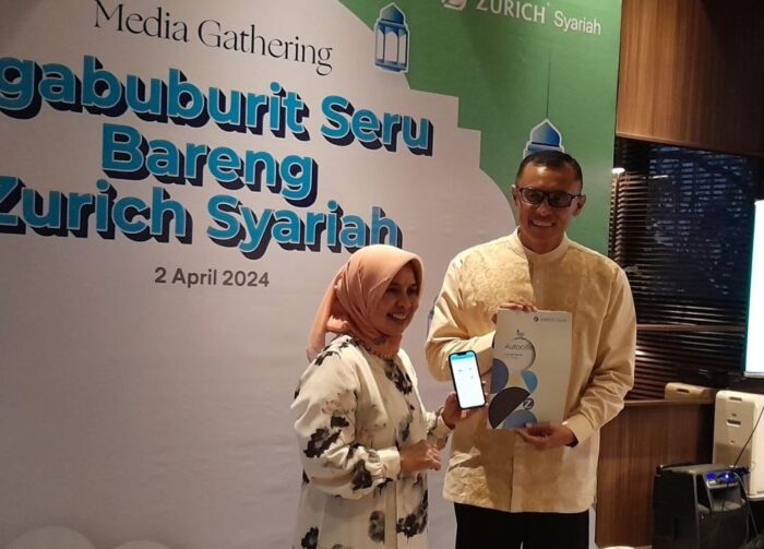 Pemaparan kinerja penjualan produk Autocilin Syariah dan Autopro Syariah oleh Presiden Direktur Zurich Syariah Hilman Simanjuntak dan Chief Sales and Distribution Officer Zurich Syariah Auralusia Rimadiana - dok.Mobilitas