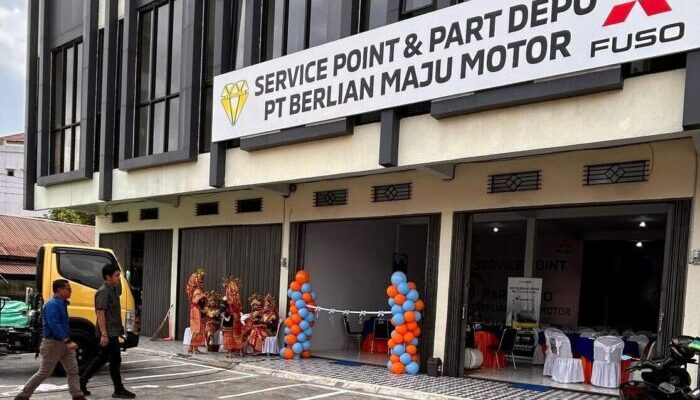 Buka Service Point di Muara Enim dan Mamuju, Bukti Fuso Sokong Penuh Operasi Bisnis Konsumen