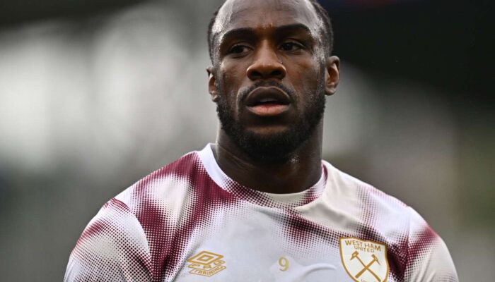 Pacu Ferrari GTC4 Lusso, Penyerang West Ham United Michail Antonio Kecelakaan