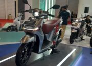 Melongok Sepeda Motor Listrik Adora di IIMS 2025, Banyak Pengunjung Tanya Subsidi Harga