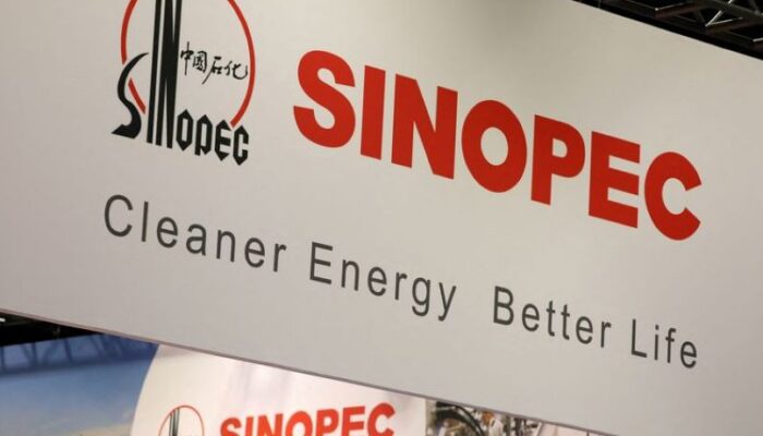 Pemakai Mobil Listrik Bertambah Terus, Laba Perusahaan Migas Sinopec Makin Tergerus