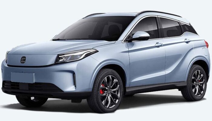Mobil Listrik All New Seres E3 Meluncur di PEVS 2025