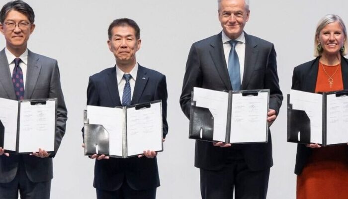 Fuso dan Hino Resmi Merger, di Belakangnya Ada Toyota dan Daimler