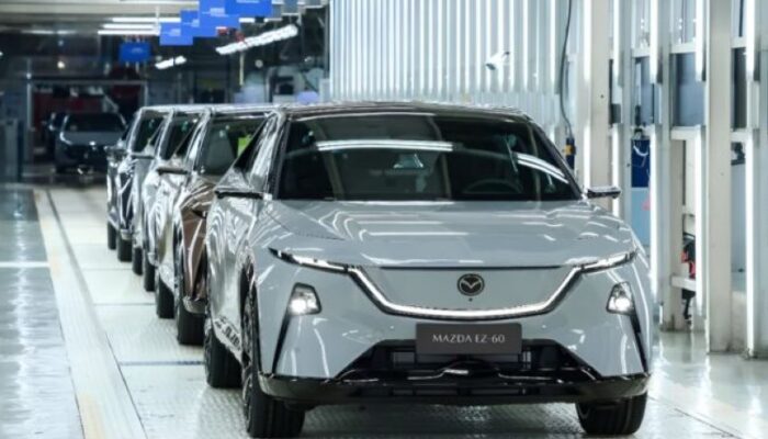 SUV Listrik Mazda EZ-40 Resmi Diproduksi di Cina, Diluncurkan Langsung Laku Keras