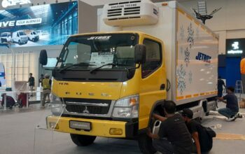 Di GJAW 2025 Adiputro Pamer Cold Chain Box Fuso Canter FE71L, Permintaan Terus Naik