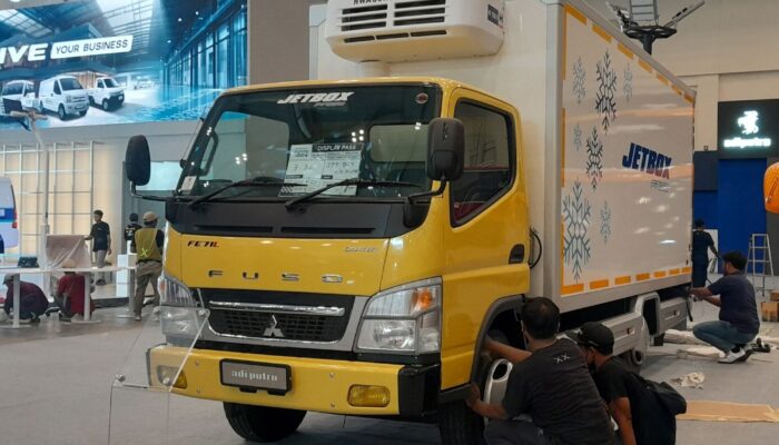 Di GJAW 2025 Adiputro Pamer Cold Chain Box Fuso Canter FE71L, Permintaan Terus Naik