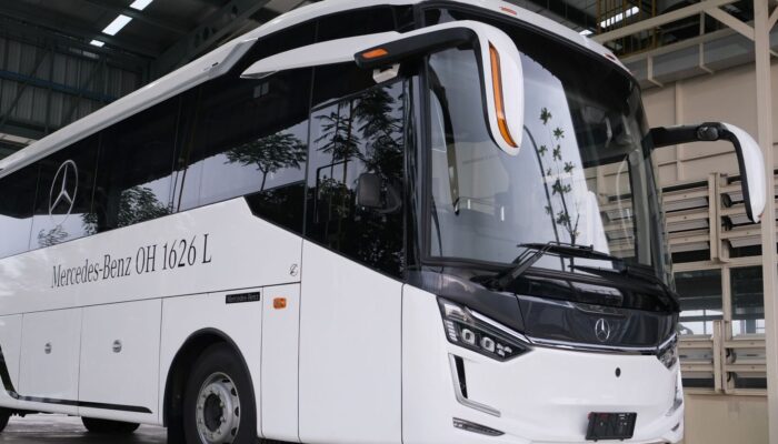 Daimler RI Ekspor Bus Mercedes-Benz OH 1626 L ke Thailand, Berbodi Karoseri Laksana