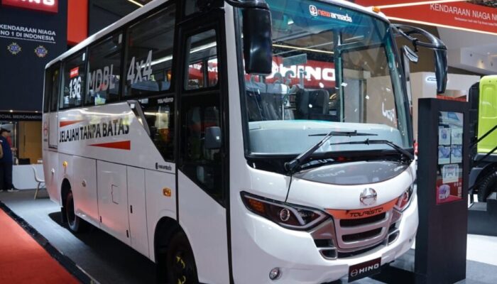Hino Luncurkan Bus 4×4 Pelahap Medan Berat di GIICOMVEC 2026, Ini Keunggulannya