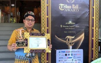 Wuling Dianugerahi Penghargaan Penggerak Ekosistem Kendaraan Listrik di Bali