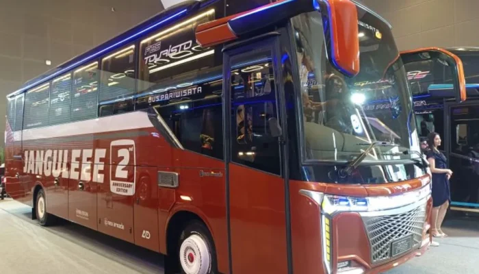 Bus Mercedes-Benz Indonesia Bukukan Pertumbuhan Penjualan 36,9 Persen di 2025/2026