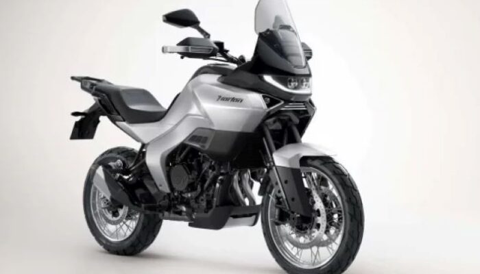 Norton Produksi Motor Adventure Norton Atlas di Pabrik TVS India